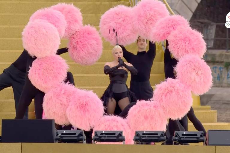 Lady Gaga y Céline Dion brillan en la inauguración de París 2024