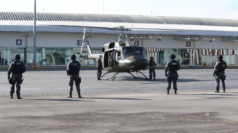 El Gobierno de México traslada a Estados Unidos a 26 presos acusados de vínculos con el crimen organizado y tráfico de drogas.