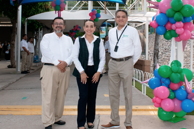 Regresan felices a sus aulas alumnos del Instituto Senda