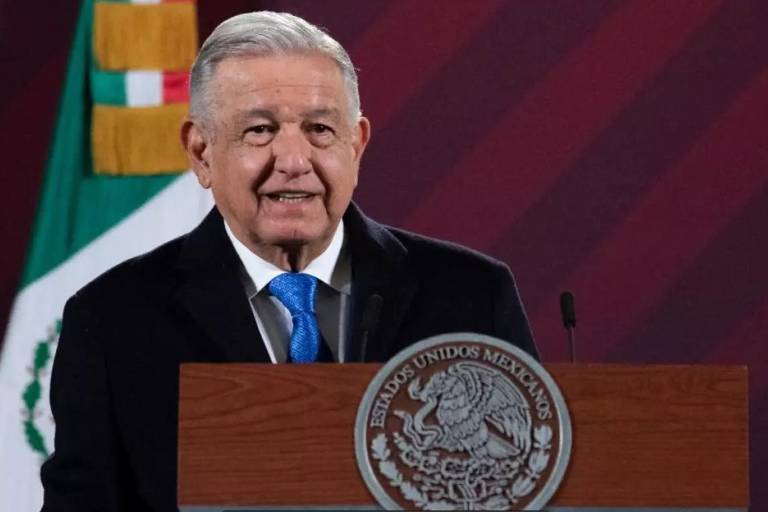 AMLO negocia con IP para mudar operaciones de carga al AIFA; buscará consenso, afirma