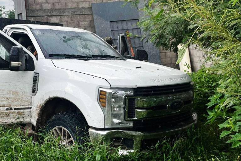 Aseguran camioneta blindada y baleada tras enfrentamientos en Culiacancito