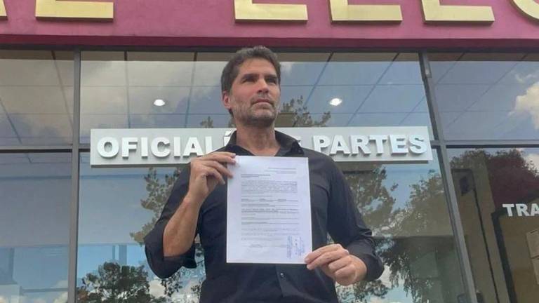 Eduardo Verástegui acudió a las instalaciones del Instituto Nacional Electoral .