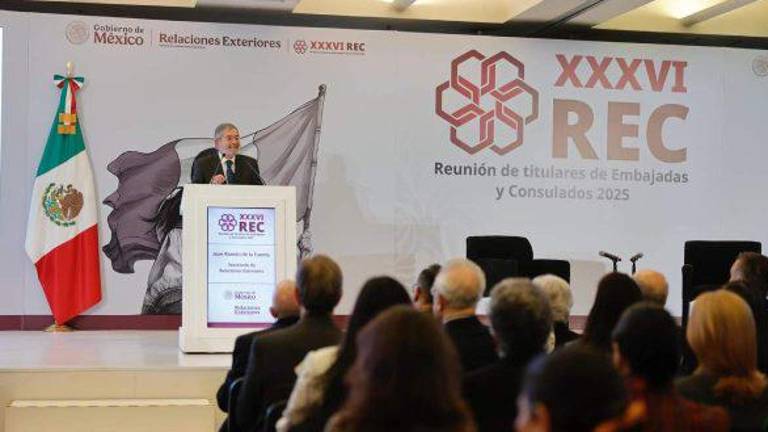 El Canciller Juan Ramón de la Fuente pidió a los diplomáticos mexicanos dejar atrás los discursos.