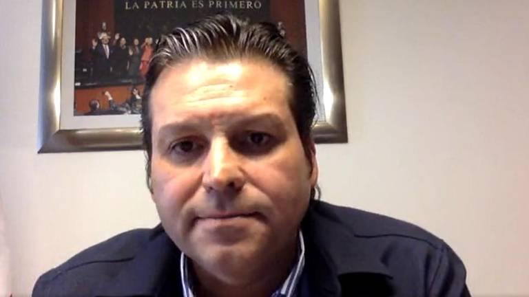 El senador Mario Zamora defendió su voto en favor de la presencia militar en las calles hasta 2028.