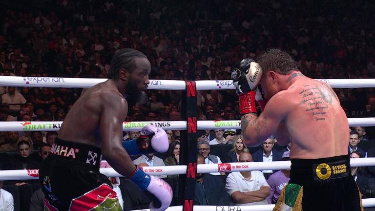 Terence Crawford fue más inteligente que Saúl “Canelo” Álvarez y logró la hazaña de derrotarlo.