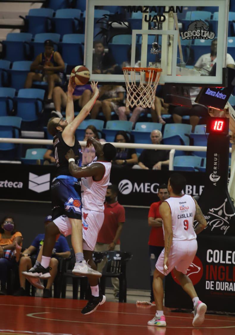 $!Venados Basketball vuelve a tropezar y divide serie ante Astros
