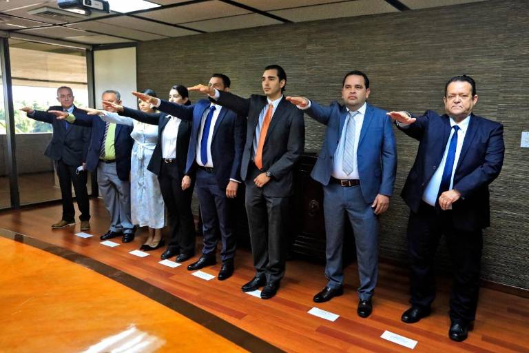 Rinden protesta nuevos funcionarios en la Secretaría General de Gobierno