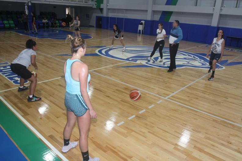 $!Sofía Moreno, contenta de transmitir su experiencia a Las Plebes de Mazatlán