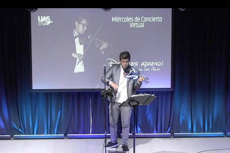 Lleva a su violín los temas de películas