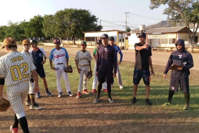 Academia del Pacífico Leones de Yucatán realiza visoría en Rosario
