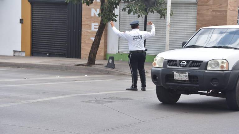 Hace cuatro meses que Julio Guerrero, agente de Vialidad y Tránsito, se para frente a este crucero.