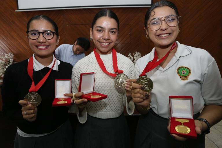 Estudiantes ganadoras se preparan para representar al continente en Rumania
