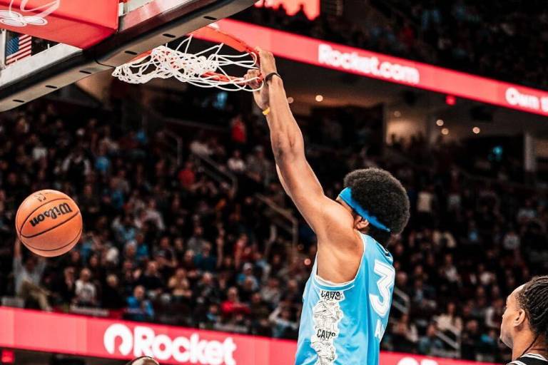Cavaliers superan a Spurs con exhibición de Allen y Mitchell