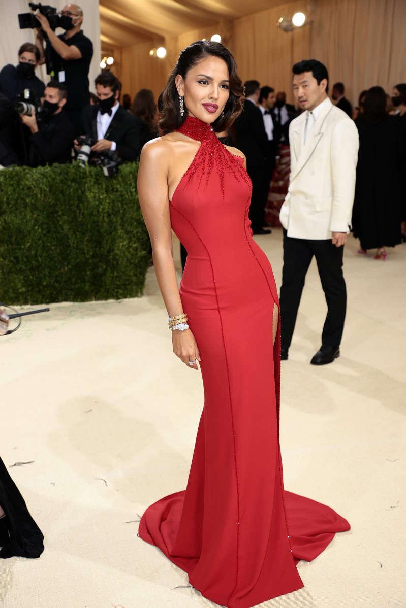 $!Extravagancia y glamour lucen los famosos que asisten al desfile del MET Gala 2021