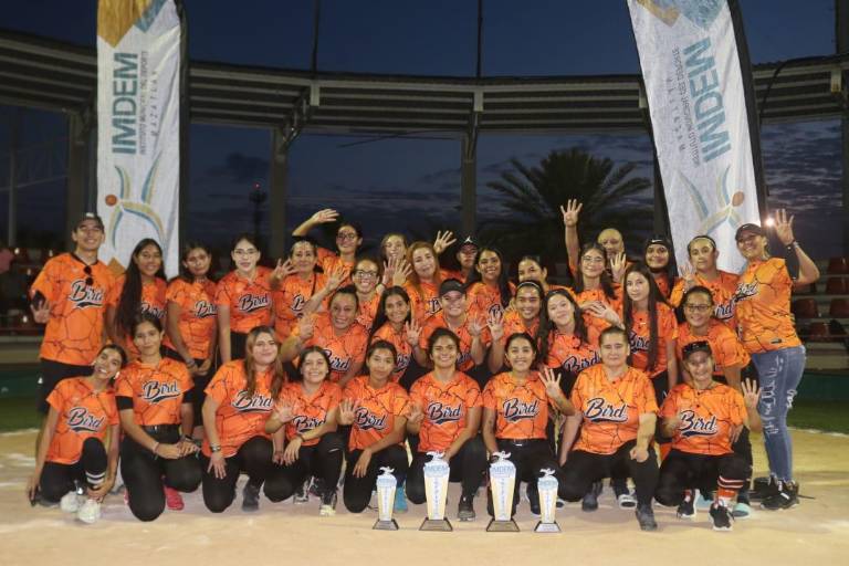 Cierran con broche de oro temporada 2022 de la Liga de Softbol Imdem