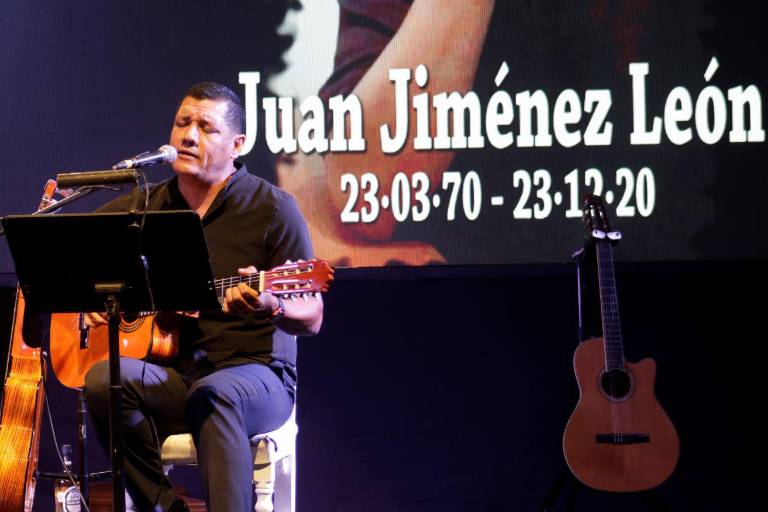 Reviven la nostalgia en el homenaje póstumo al trovador Juanito Jiménez