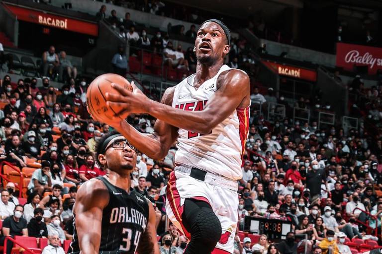 Heat hilvana tercer triunfo al vencer a Magic, en la NBA