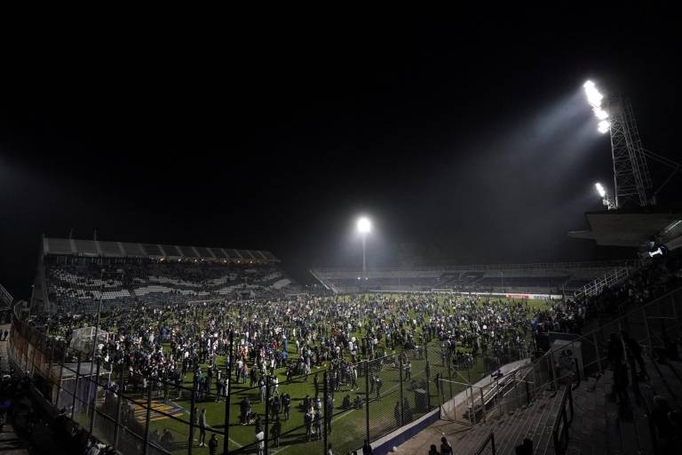Suspenden en Argentina juego Gimnasia-Boca por altercados