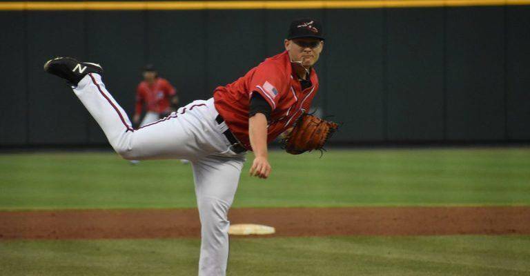 Patrick Ruotolo suma su brazo poderoso al bullpen guinda.