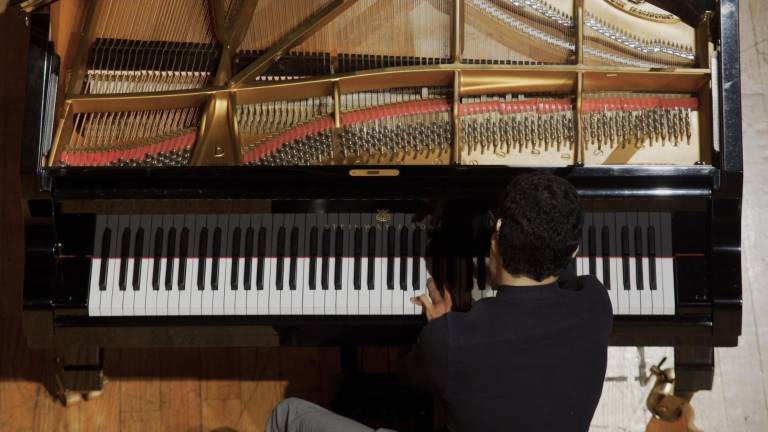 El documental “Concierto para otras manos”, que está nominado al Ariel, se estrena este jueves 10 de julio en salas de cine en México.