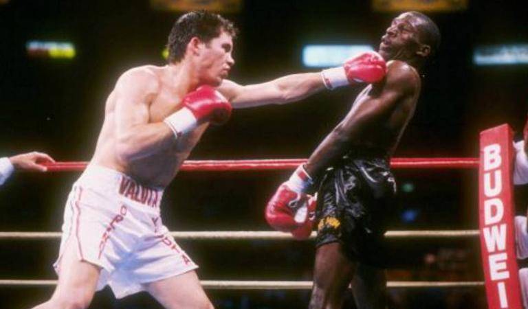 Un día como hoy, Julio César Chávez noqueó a Roger Mayweather