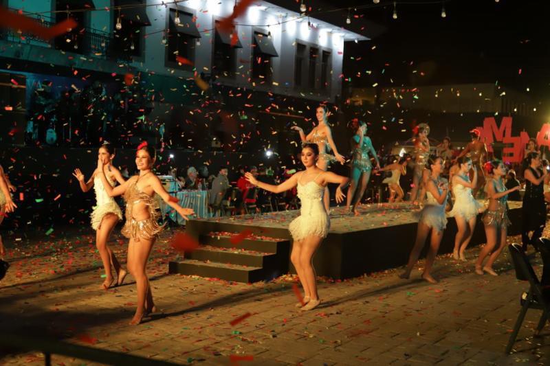 $!El ballet Vilanova, de la maestra Monserrat Millán, le puso ritmo a la elección.