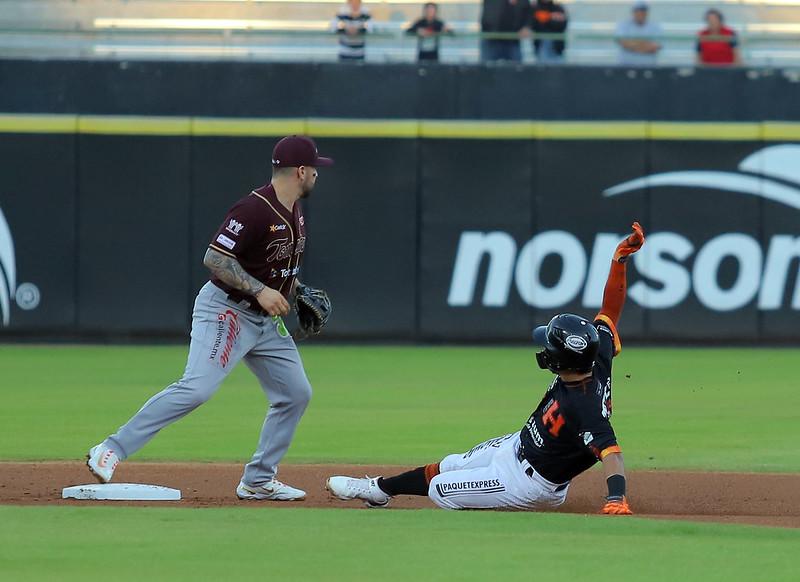 $!Tomateros de Culiacán es barrido en Hermosillo
