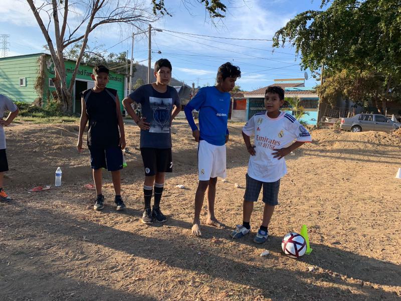 $!Clínicas de futbol arrancan con éxito en Valles de Urías