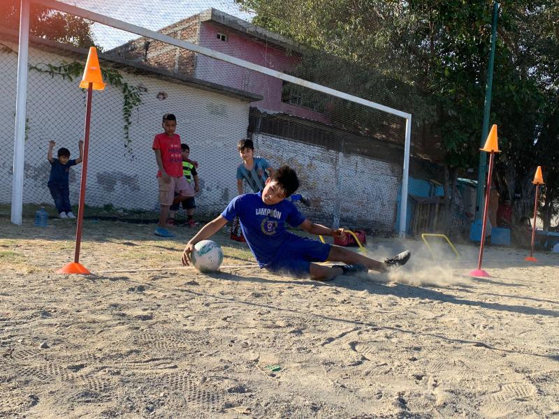 $!Realizan con éxito Clínica de Futbol en Colonias Populares
