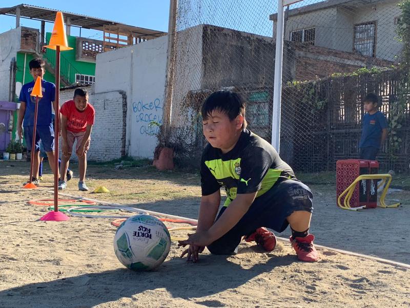 $!Realizan con éxito Clínica de Futbol en Colonias Populares