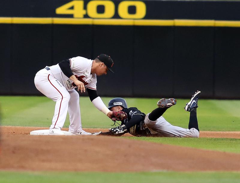 $!La ofensiva de Naranjeros explota para igualar la serie ante Sultanes