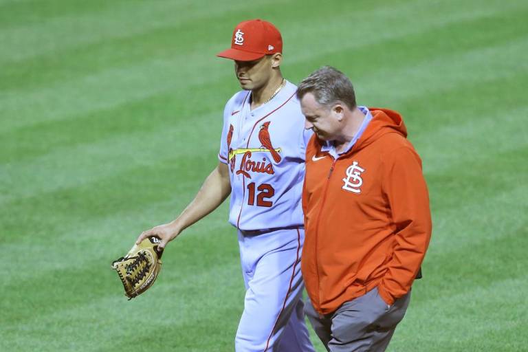 San Luis inhabilita a Jordan Hicks y sube a Johan Oviedo