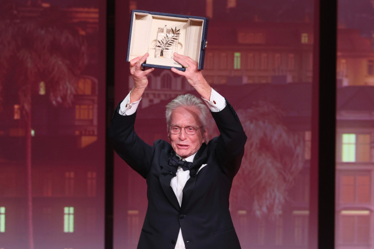 Recibe Michael Douglas La Palma de Oro en Cannes