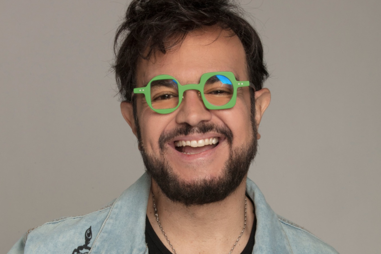 Denuncia Aleks Syntek perfiles falsos que piden dinero a sus fans
