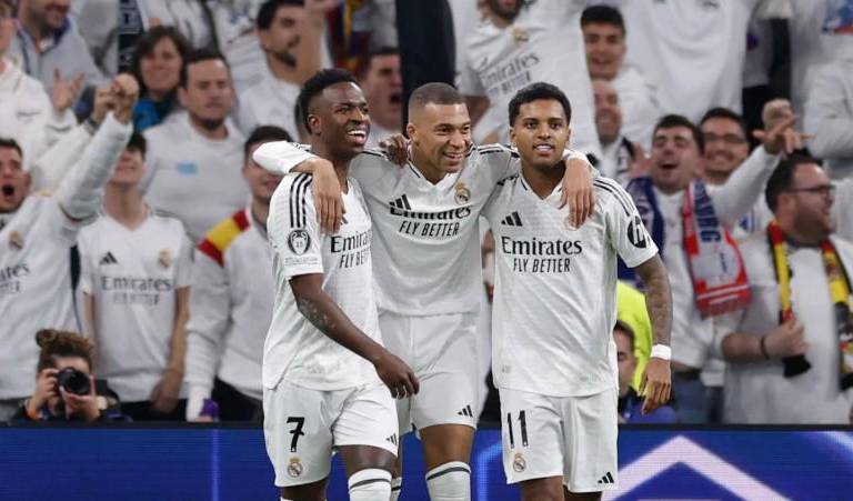 Real Madrid golea con dobletes de Rodrygo y Vini Jr. y avanza en la Champions