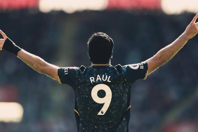 Raúl Jiménez vuelve a anotar y le da el triunfo a los Wolves