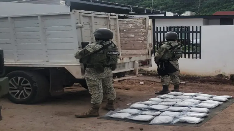 El fentanilo fue hallado en una camioneta abandonada durante un operativo militar en Mocorito.