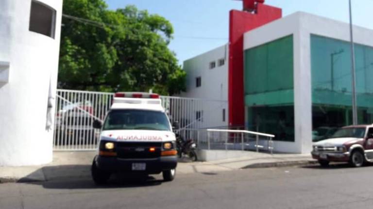 El hombre al darse cuenta de que el niño había fallecido se dio a la fuga mientras que la madre se quedó en el lugar.