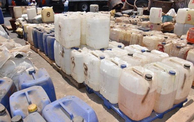 Decomisan 5 mil 450 litros de precursores químicos en Sinaloa