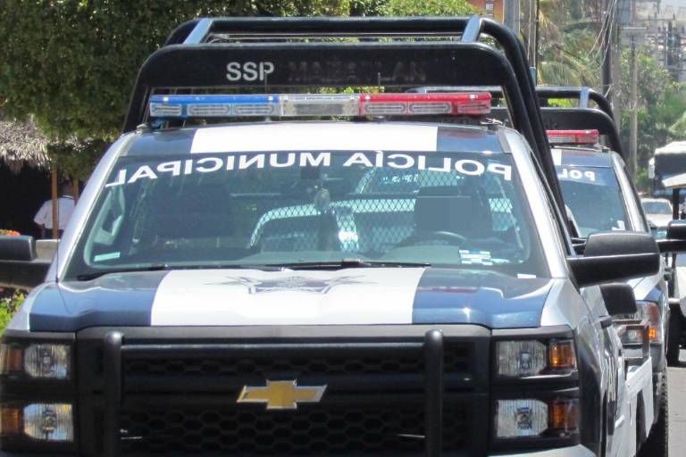 Acusa civil a policías de Mazatlán de abusos a sus derechos humanos