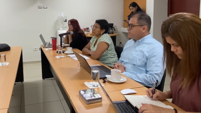 Las comisionadas Rosa Elvira Jacobo, Raquel Zapién y Lucía Irene Mimiaga, se desmarcaron de la actuación del presidente del CPC, Fernando Ruiz Rangel.