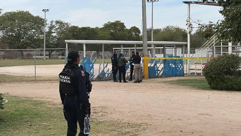 fue alrededor de las 11:50 horas cuando personas reportaron que civiles armados arribaron a las canchas de la Liga JAPAC, en Culiacán, y atacaron a balazos a su víctima.