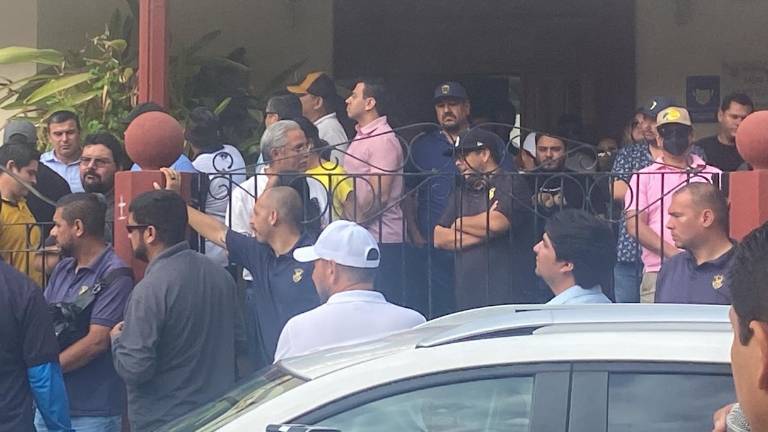 Personal de Radio UAS impedió el acceso al Movimiento Democrático Universitario.