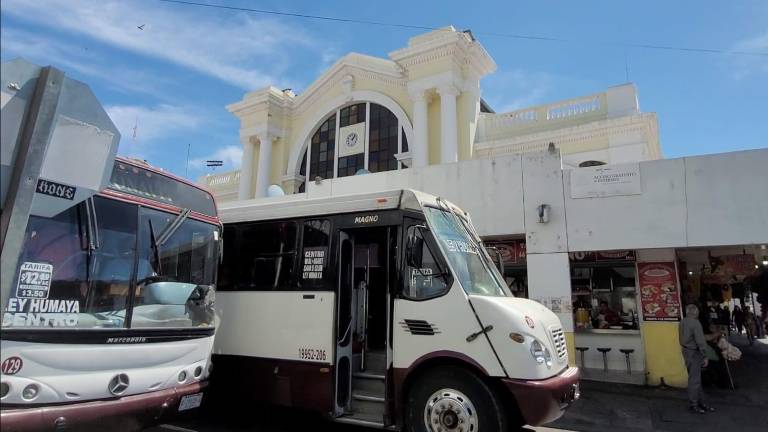 Vialidad y Transportes defendió que por la noche los camiones urbanos pasan con menos frecuencia por el tráfico.