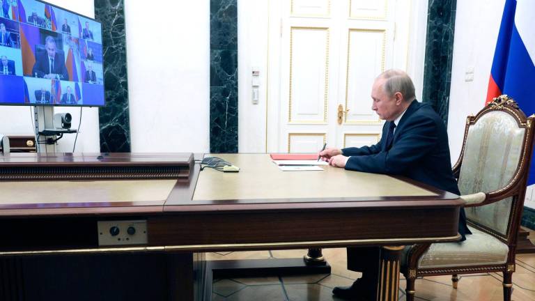 Putin anunció por primera vez el alto el fuego en una reunión con el jefe del Estado Mayor General.