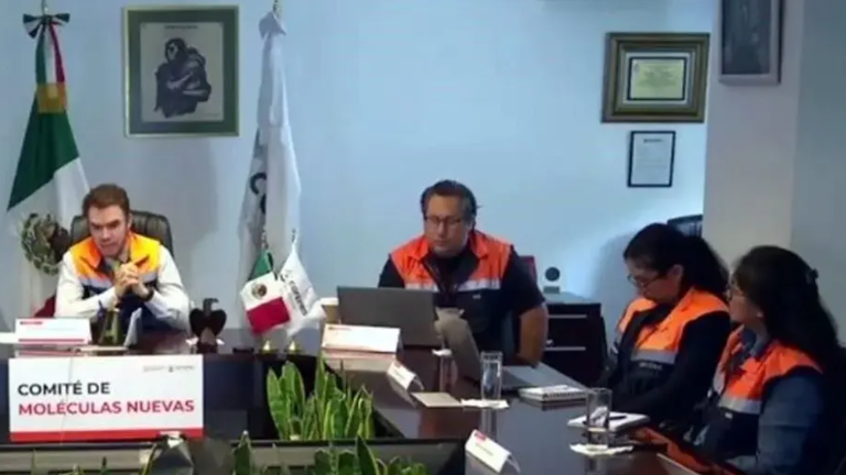Expertos del CMN de la Cofepris al emitir su opinión favorable de las vacunas Moderna y Pfizer.
