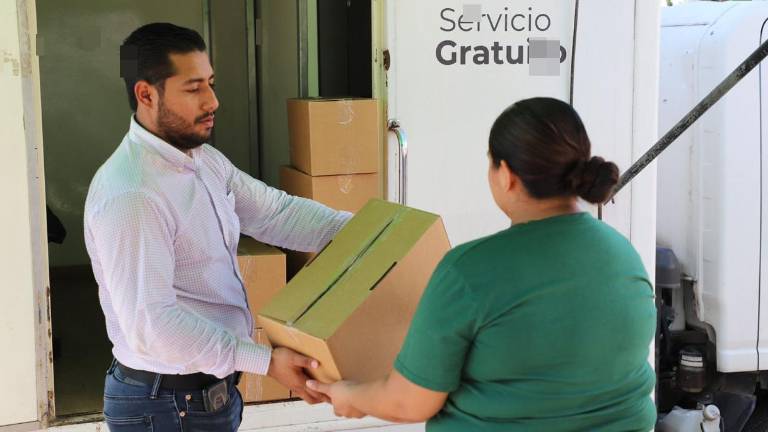 Se entregaron 600 apoyos a igual número de familias de comunidades de Elota.