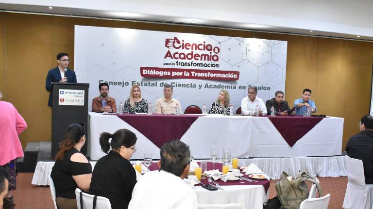 La mañana del 28 de enero se llevó a cabo la conferencia “Ciencia y Academia para la Transformación”.