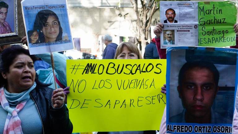 Protesta frente a la Secretaría de Gobernación de familiares de personas desaparecidas realizada en diciembre de 2023; exigían un diálogo con la titular de la CNB para que aclarara la metodología del censo de AMLO.