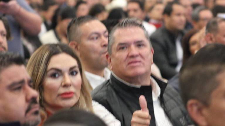 Brenda Marisol Montañez y el Alcalde Jaime Cruz Villalpando.